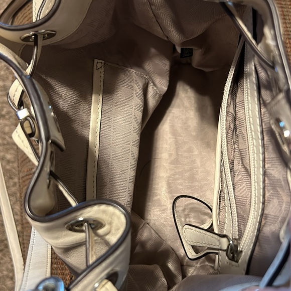 Michael Kors Bucket Handbag - Picture 4 of 7